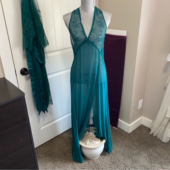 Green/blue lace robe and negligée set - Picture 8 of 11